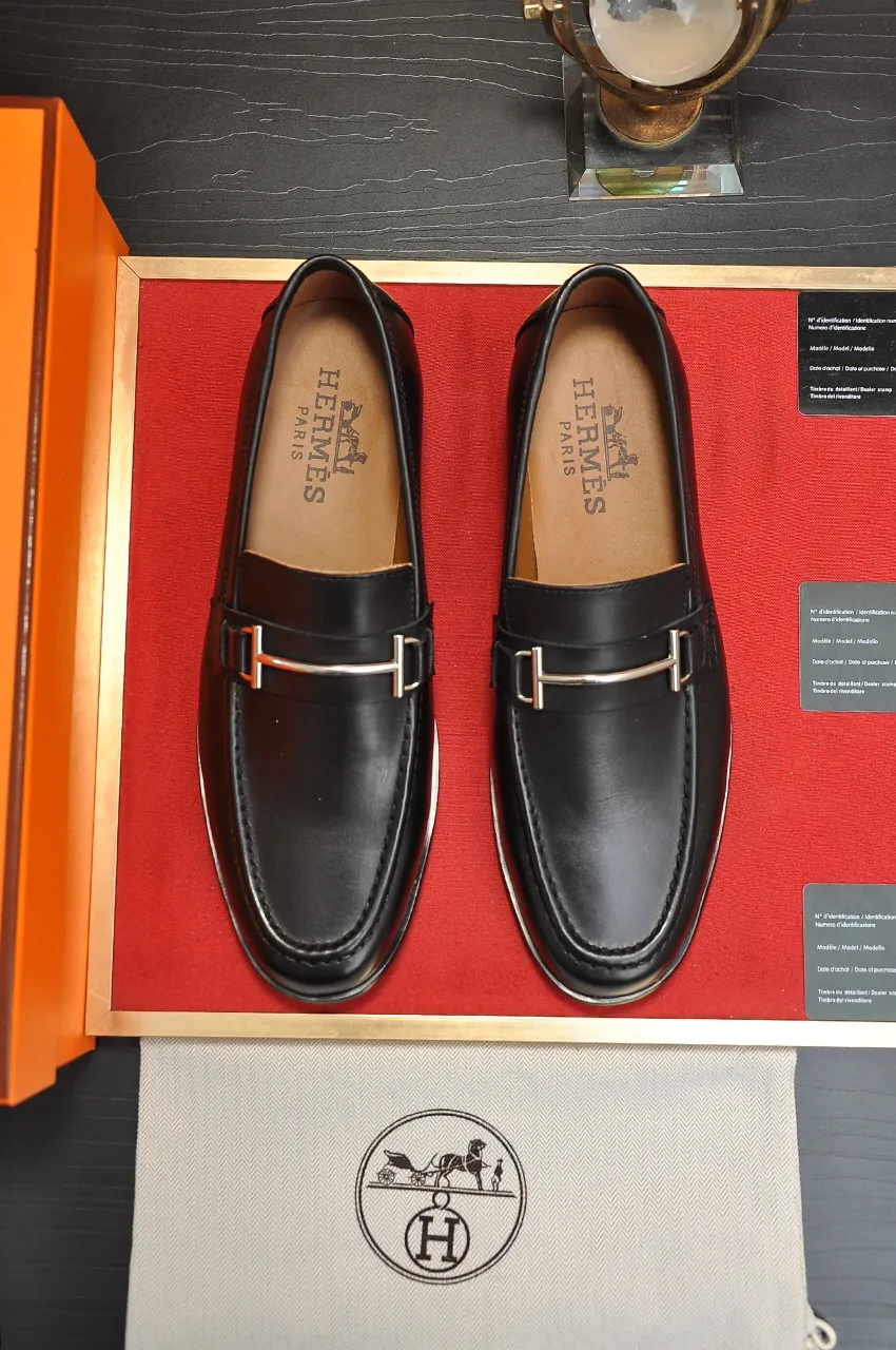Men's shoes💰460💶[HERMES] (sheepskin lining)🍀Italian top luxury🍀He does not pursue novel styles and gorgeous colors, but attracts the favor of successful men with his flawless, elegant and classic style. Formal leather shoes This very comfortable, simple and stable style allows you to easily match any style! The pattern is absolutely 1:1 refined from the original case, and we strive for excellence in materials, imported cowhide + sheepskin lining💪💪💪extraordinary texture👍! .Black Brown Size: 38-45 (45 customized)